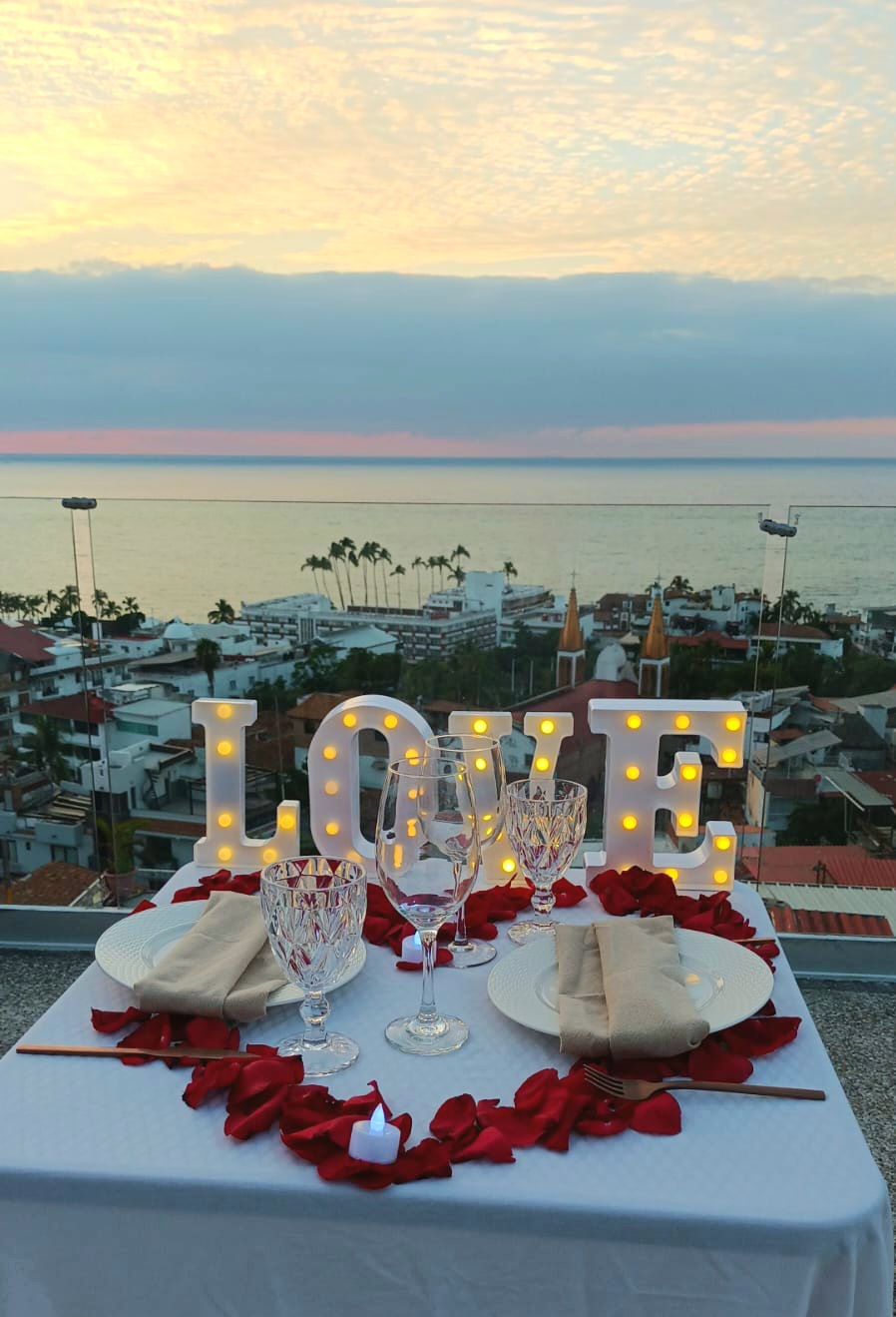 Have a Romantic Ocean View dinner